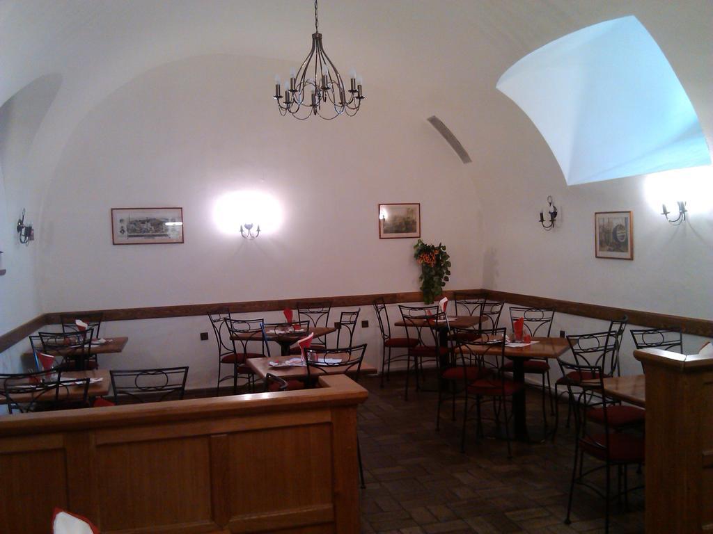 Penzion S Restauraci "U Mlyna Com" Litovel Exterior photo